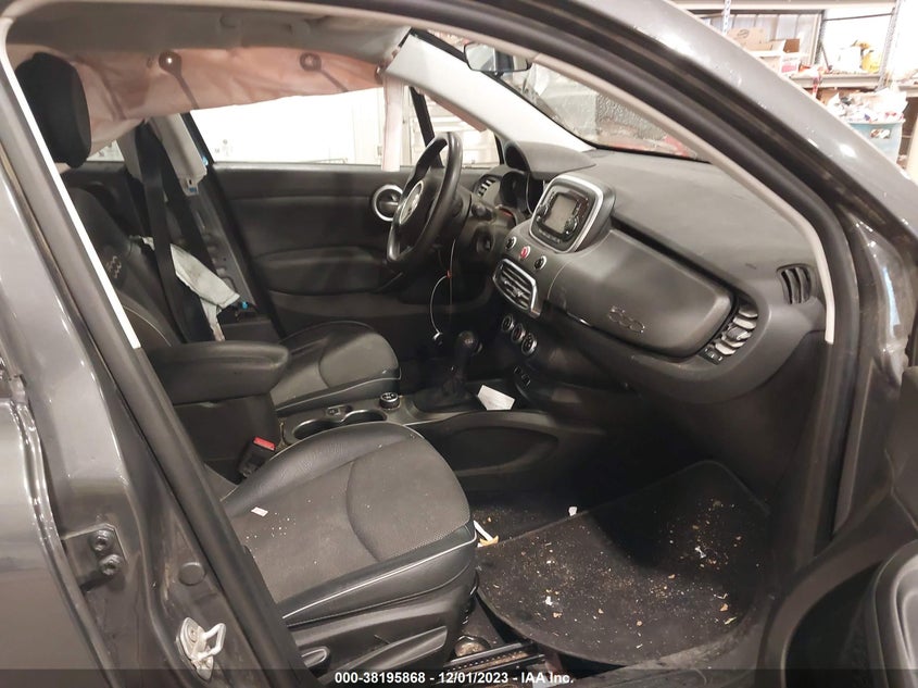 VIN ZFBCFYCB4HP576476 2017 FIAT 500X TREKKING