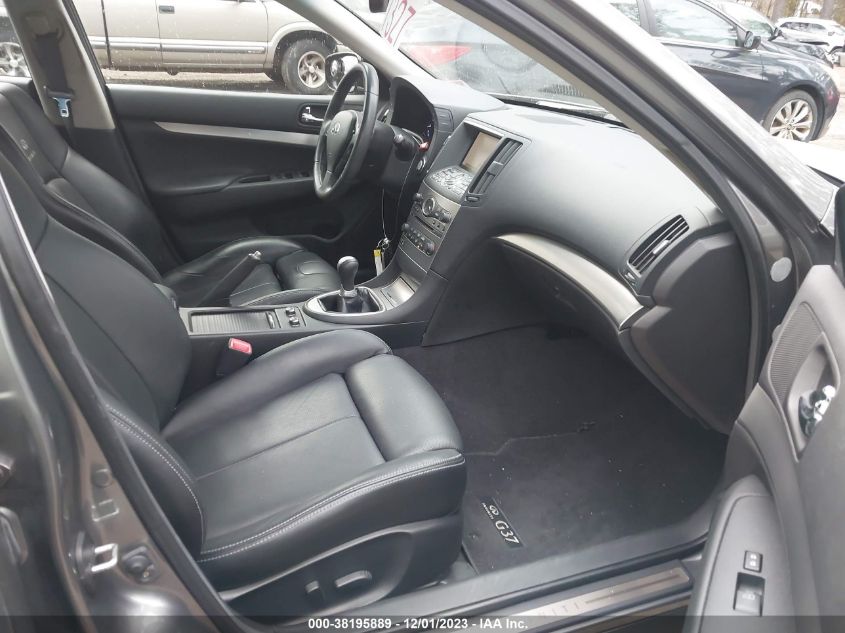 2013 INFINITI G37 SPORT JN1CV6APXDM302085