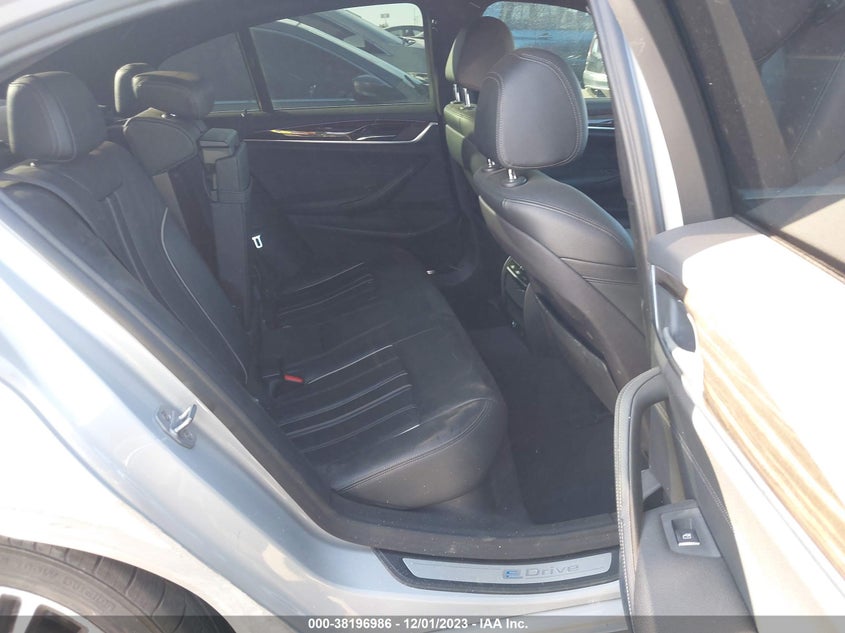 VIN WBAJA9C58JB252157 2018 BMW 530E