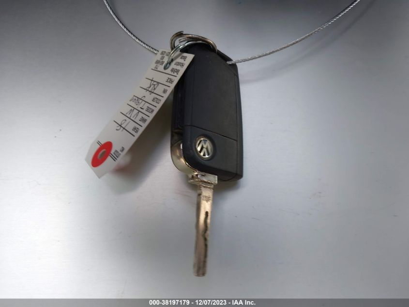 2018 VOLKSWAGEN TIGUAN S - 3VV0B7AX5JM042145