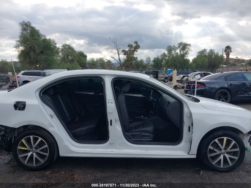 2017 VOLKSWAGEN JETTA 1.4T SE - 3VWDB7AJ3HM231721