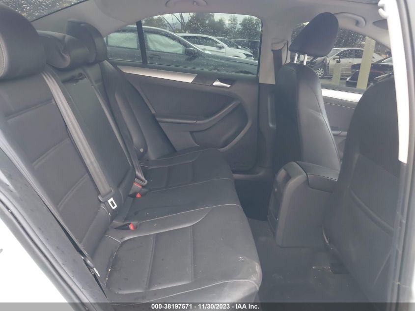 2017 VOLKSWAGEN JETTA 1.4T SE - 3VWDB7AJ3HM231721