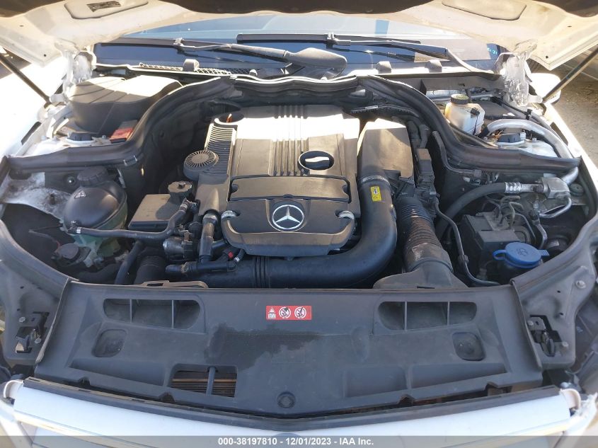 2013 MERCEDES-BENZ C 250 LUXURY/SPORT - WDDGF4HB9DR265534
