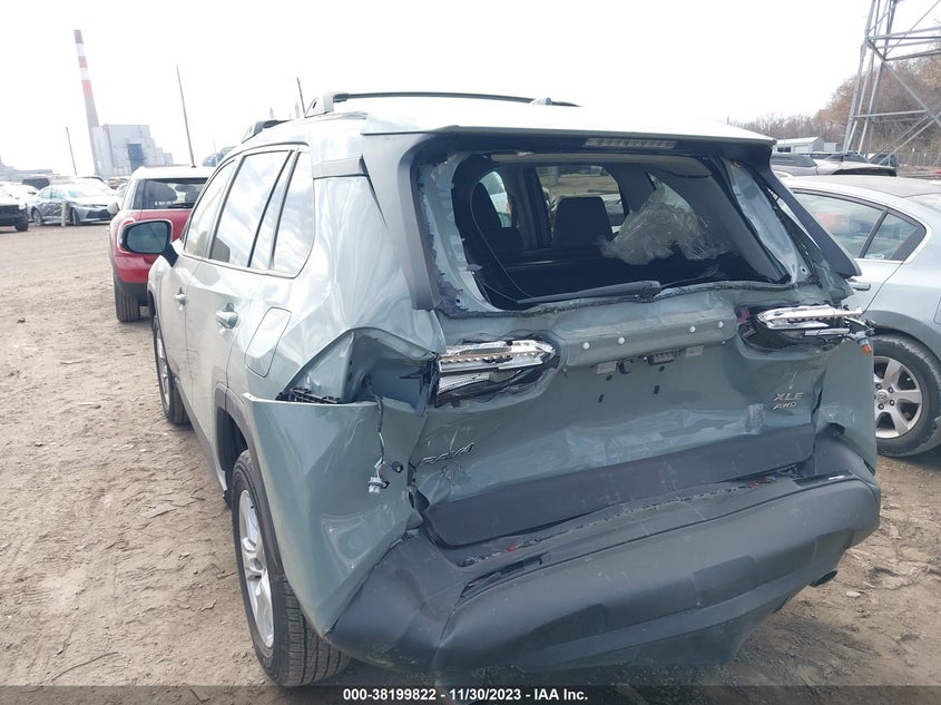 VIN 2T3P1RFV9MW243732 2021 TOYOTA RAV4 XLE