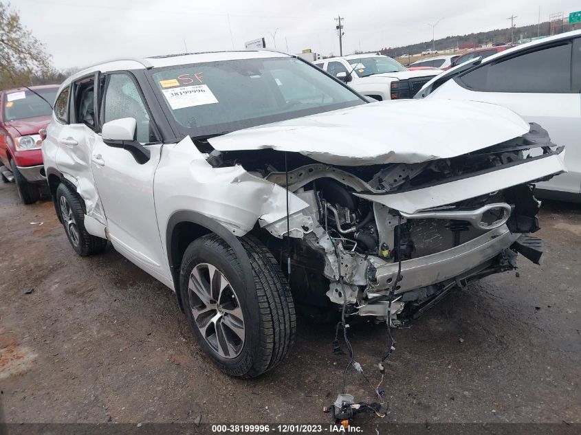 2022 TOYOTA HIGHLANDER XLE - 5TDGZRBH7NS217478