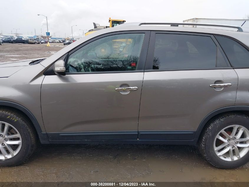 2015 KIA SORENTO LX - 5XYKT4A60FG586972