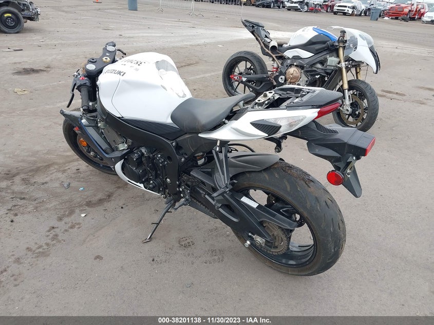 VIN JS1GN7FAXP7100045 2023 SUZUKI GSX-R600