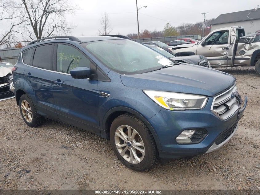 VIN 1FMCU0GD8JUA52945 2018 FORD ESCAPE SE