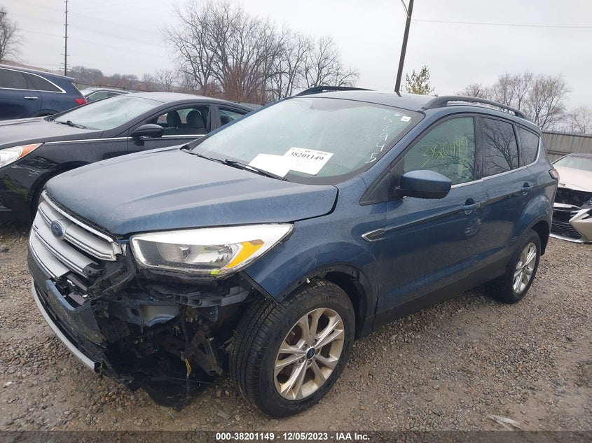 VIN 1FMCU0GD8JUA52945 2018 FORD ESCAPE SE