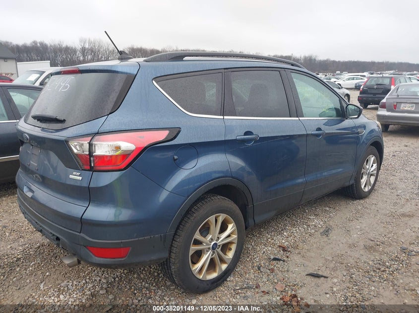 VIN 1FMCU0GD8JUA52945 2018 FORD ESCAPE SE