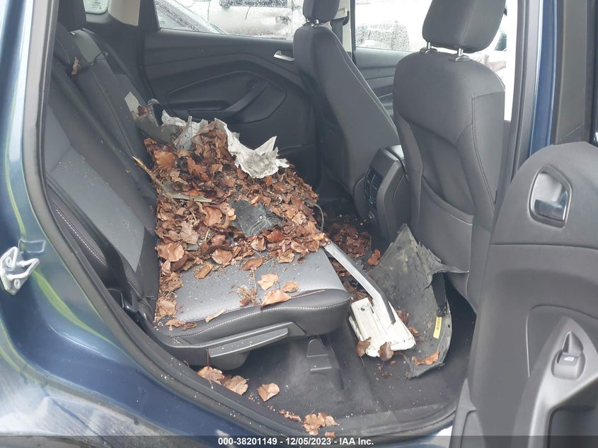 VIN 1FMCU0GD8JUA52945 2018 FORD ESCAPE SE