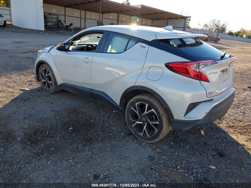 VIN NMTKHMBX3JR015947 2018 TOYOTA C-HR XLE