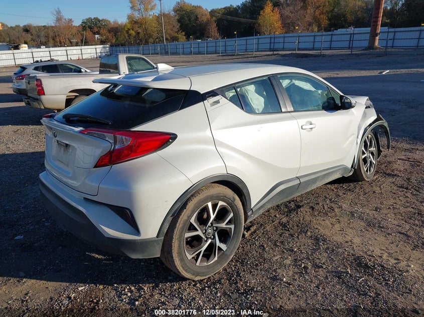 VIN NMTKHMBX3JR015947 2018 TOYOTA C-HR XLE