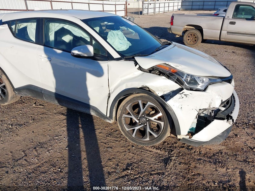 VIN NMTKHMBX3JR015947 2018 TOYOTA C-HR XLE