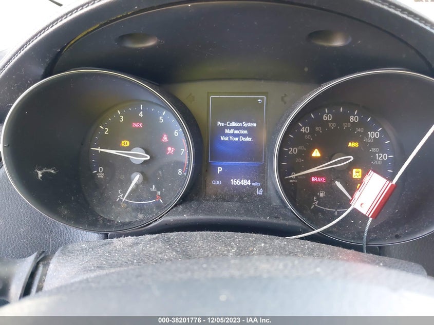 VIN NMTKHMBX3JR015947 2018 TOYOTA C-HR XLE