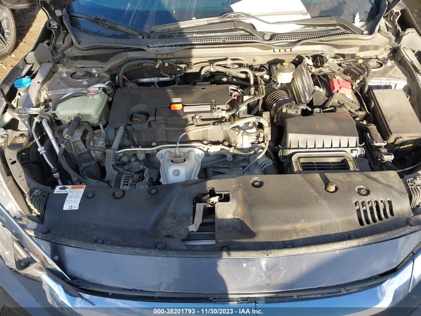 VIN 19XFC2F73JE027574 2018 HONDA CIVIC EX