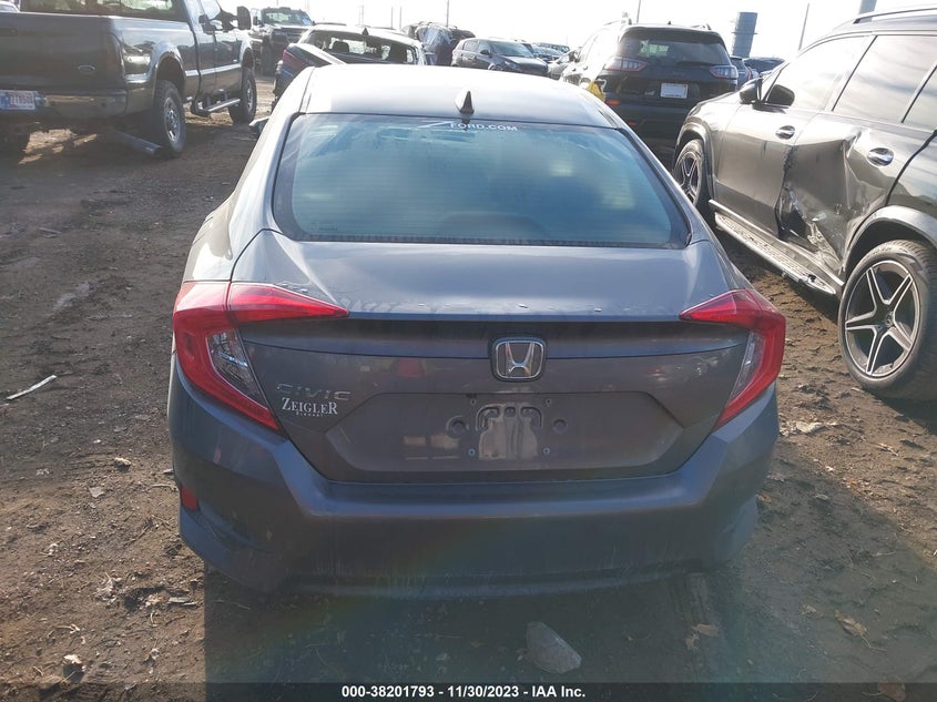 VIN 19XFC2F73JE027574 2018 HONDA CIVIC EX