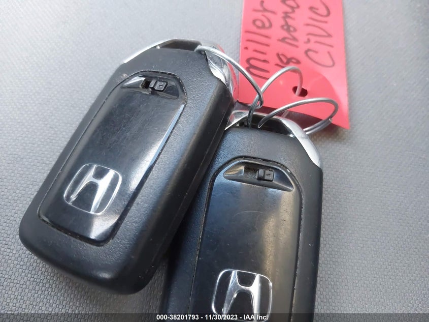 VIN 19XFC2F73JE027574 2018 HONDA CIVIC EX