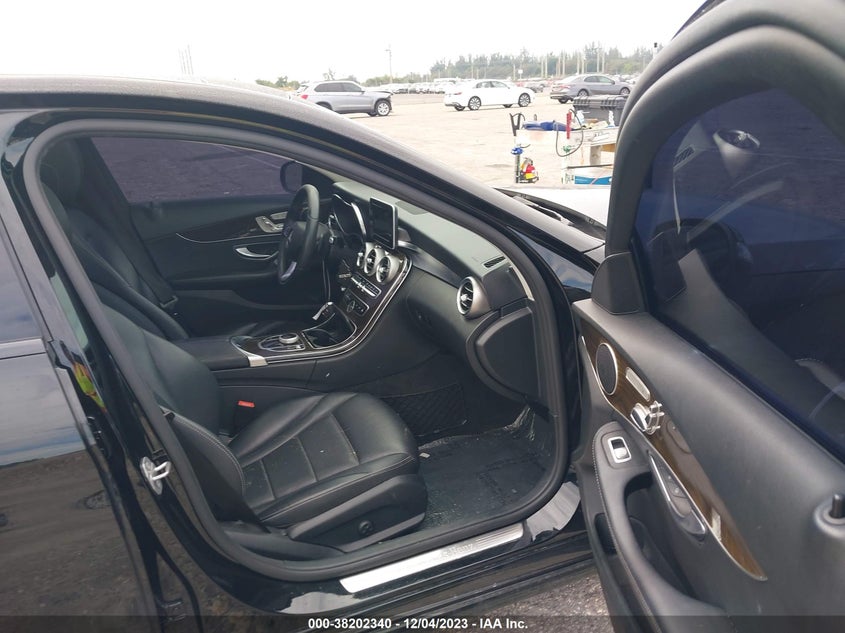 VIN WDDWF4KB2JR335844 2018 MERCEDES-BENZ C 300 4MATIC