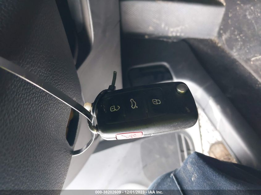 2014 VOLKSWAGEN JETTA - 3VWD07A16EM403869