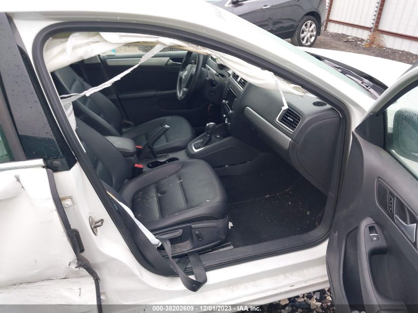 2014 VOLKSWAGEN JETTA - 3VWD07A16EM403869