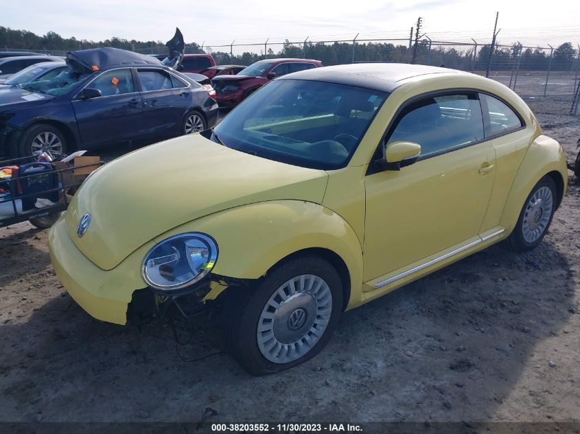 2013 VOLKSWAGEN BEETLE - 3VWJX7AT6DM681170