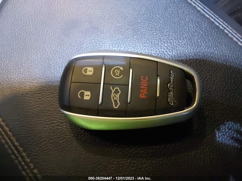 VIN ZARFAECNXJ7565317 2018 ALFA ROMEO GIULIA TI