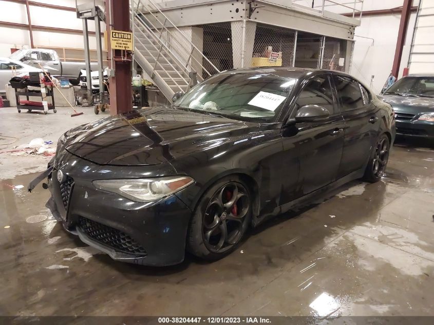 VIN ZARFAECNXJ7565317 2018 ALFA ROMEO GIULIA TI