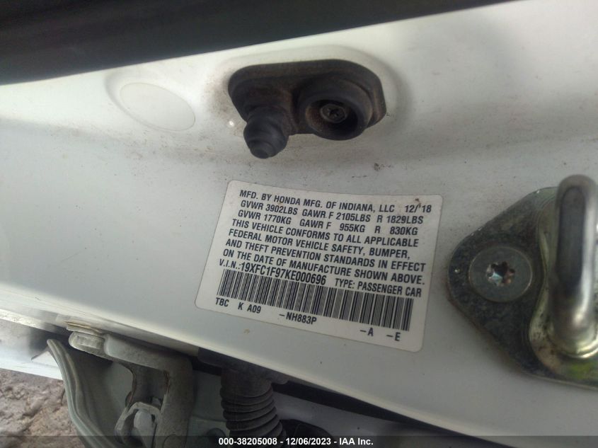 VIN 19XFC1F97KE000696 2019 HONDA CIVIC TOURING