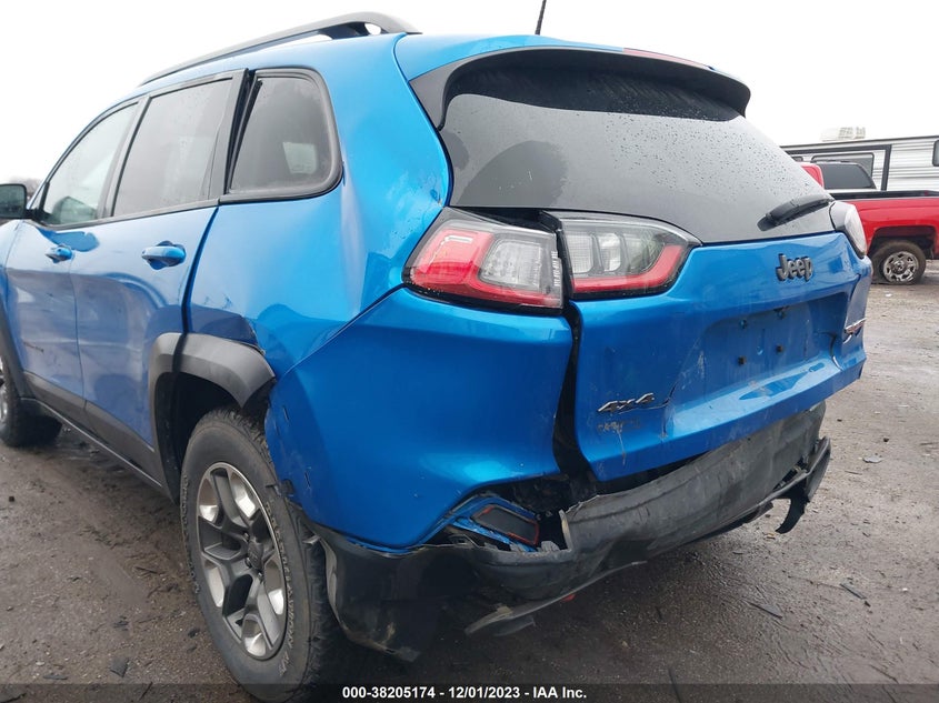 VIN 1C4PJMBX1KD207151 2019 JEEP CHEROKEE TRAILHAWK