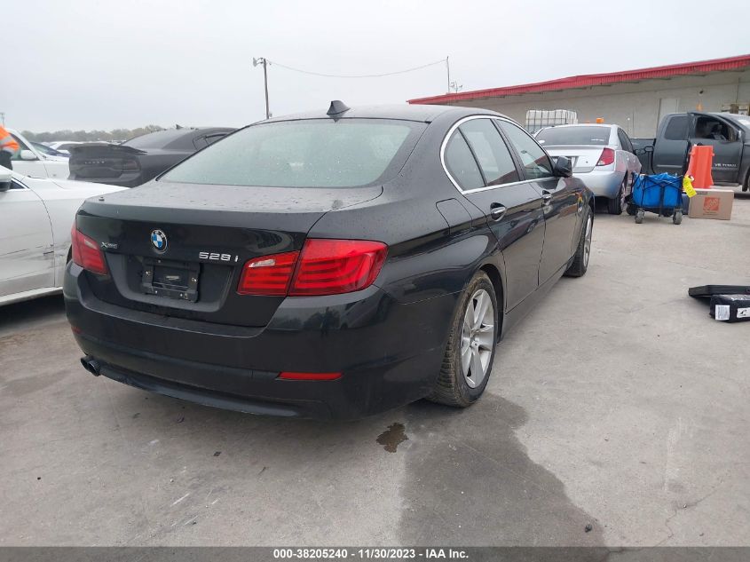 2013 BMW 528I XDRIVE - WBAXH5C50DDW14912