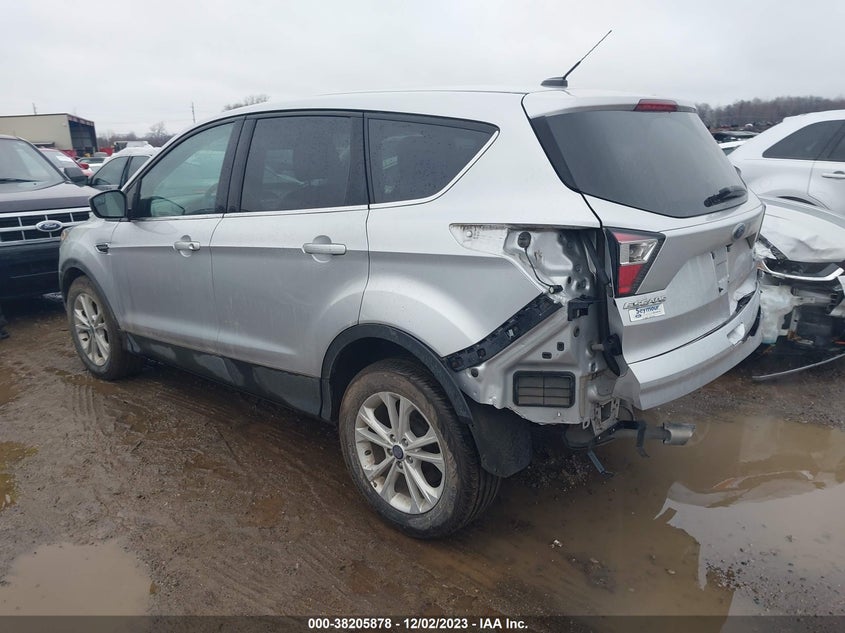 VIN 1FMCU0GD3HUC38242 2017 FORD ESCAPE SE