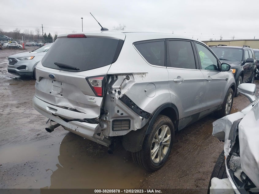 VIN 1FMCU0GD3HUC38242 2017 FORD ESCAPE SE