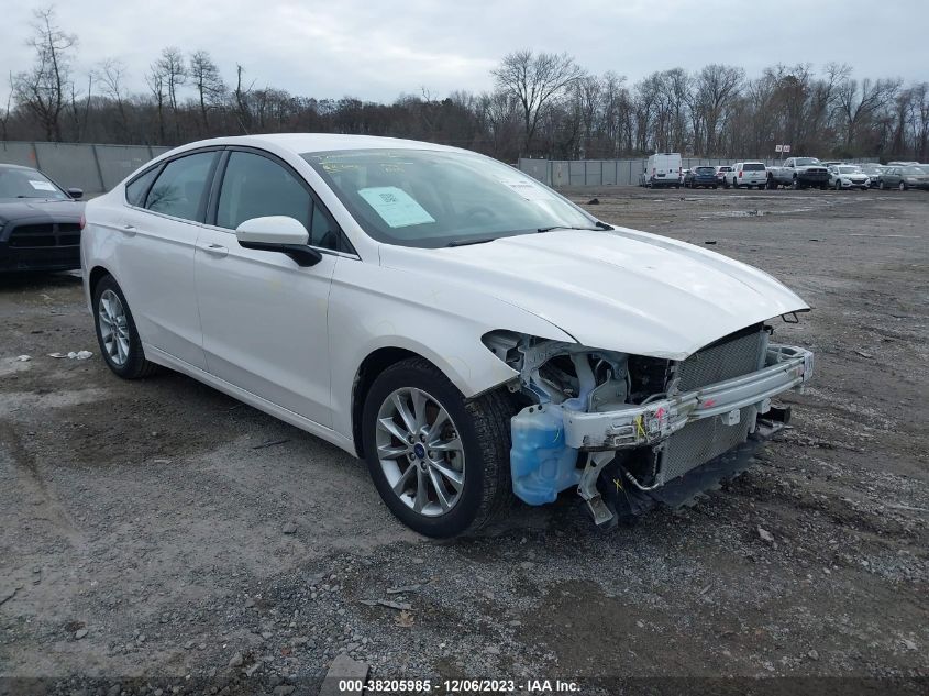 Lot #2541528282 2017 FORD FUSION SE salvage car