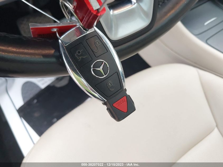 2015 MERCEDES-BENZ GLA 250 - WDCTG4EB3FJ140003