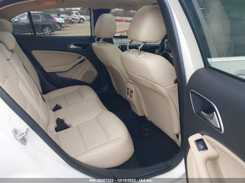 2015 MERCEDES-BENZ GLA 250 - WDCTG4EB3FJ140003