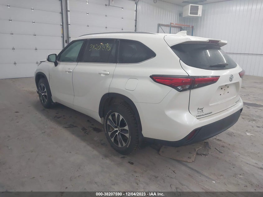 VIN 5TDGZRBH8LS502056 2020 TOYOTA HIGHLANDER XLE