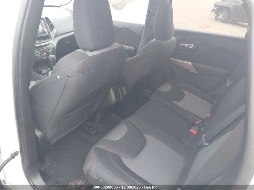 VIN 1C4PJLCB9JD537311 2018 JEEP CHEROKEE LATITUDE FWD