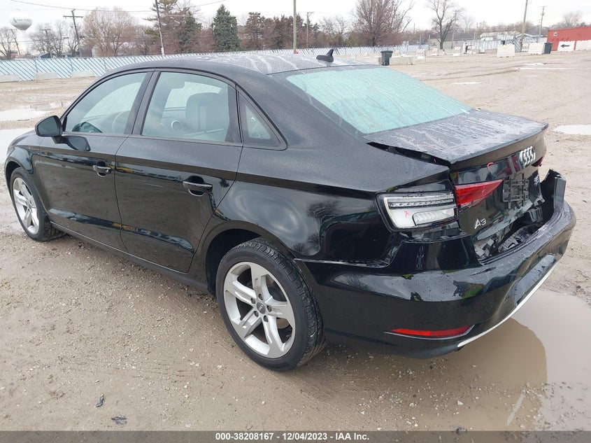 VIN WAUB8GFF8J1054533 2018 AUDI A3 PREMIUM