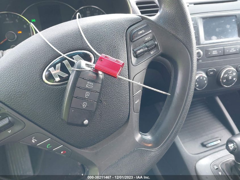 2016 KIA FORTE LX - KNAFX4A61G5577940