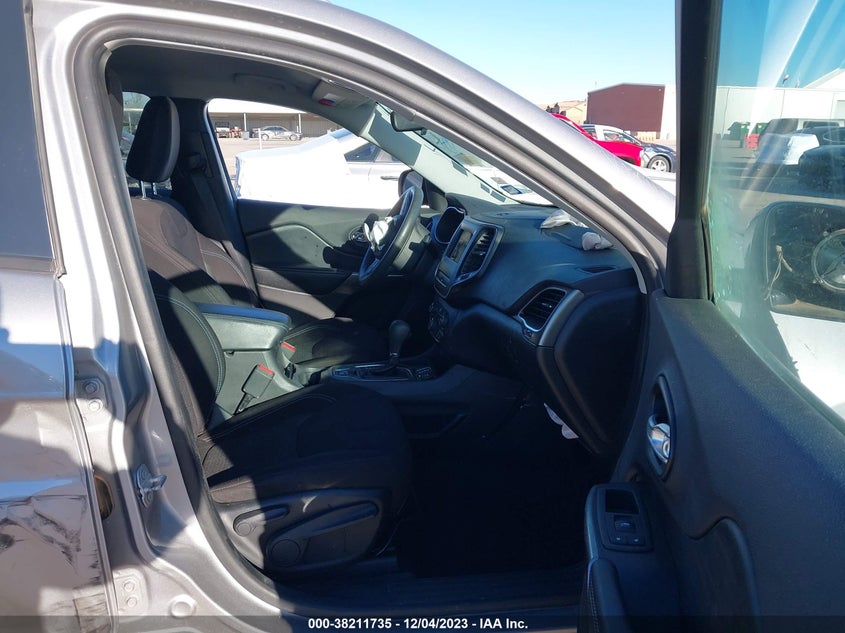 VIN 1C4PJLCB8LD595722 2020 JEEP CHEROKEE LATITUDE FWD