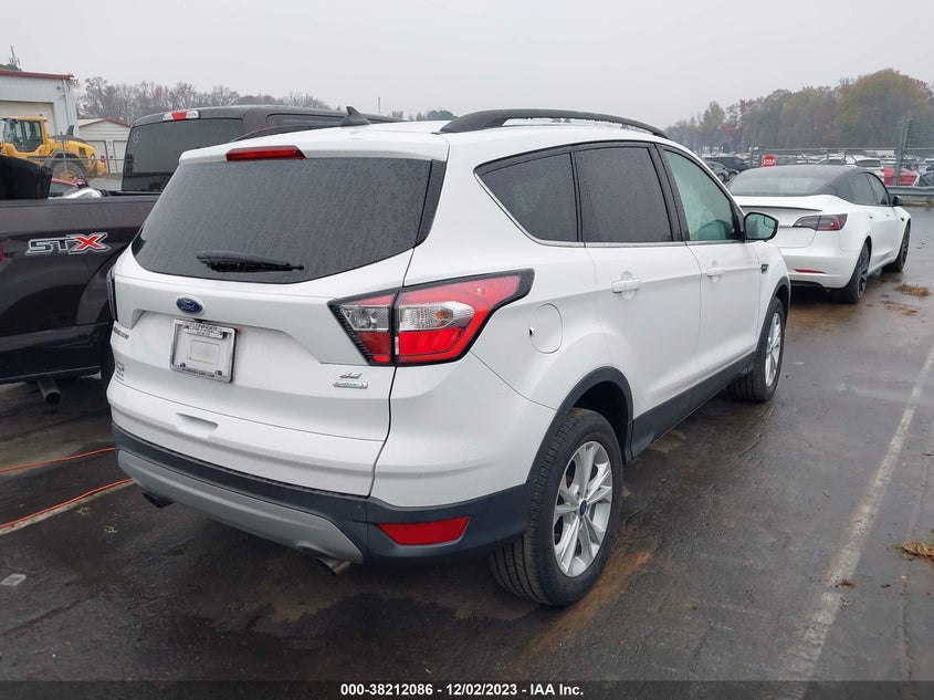 VIN 1FMCU0GD6JUB09031 2018 FORD ESCAPE SE