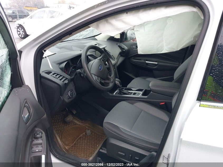 VIN 1FMCU0GD6JUB09031 2018 FORD ESCAPE SE