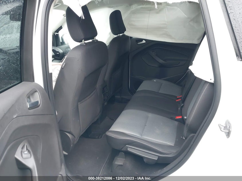 VIN 1FMCU0GD6JUB09031 2018 FORD ESCAPE SE
