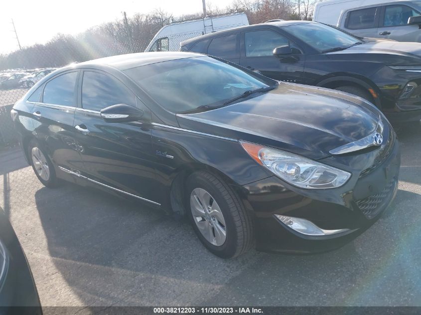 2015 HYUNDAI SONATA HYBRID - KMHEC4A45FA133745