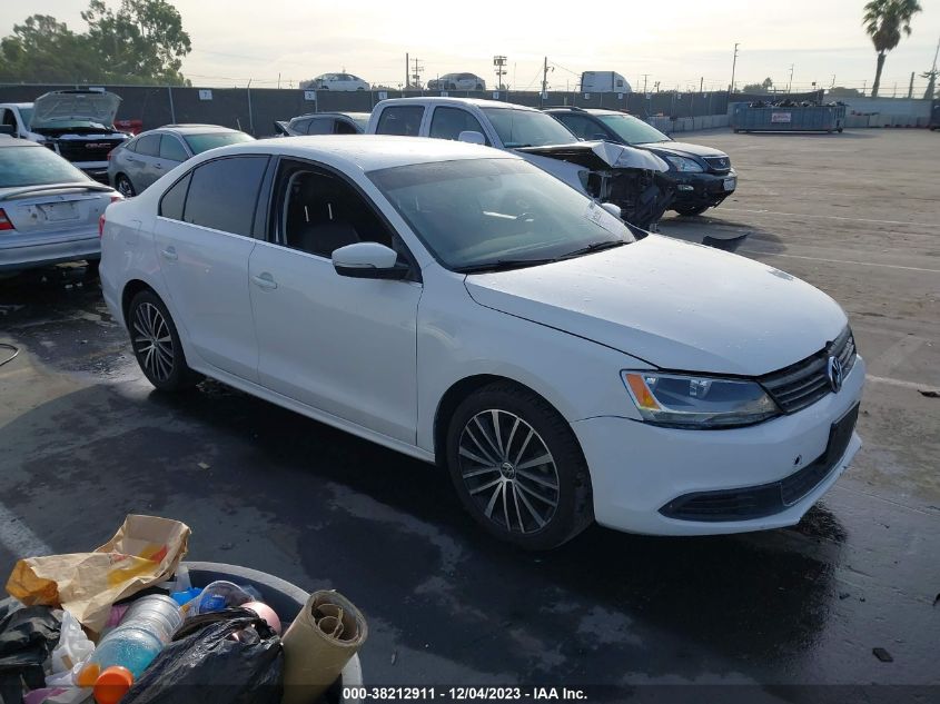 2013 VOLKSWAGEN JETTA 2.5L SE - 3VWDP7AJ6DM241168