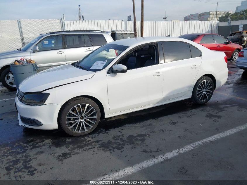 2013 VOLKSWAGEN JETTA 2.5L SE - 3VWDP7AJ6DM241168