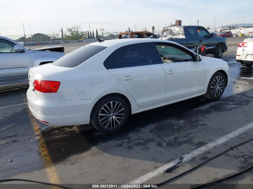 2013 VOLKSWAGEN JETTA 2.5L SE - 3VWDP7AJ6DM241168