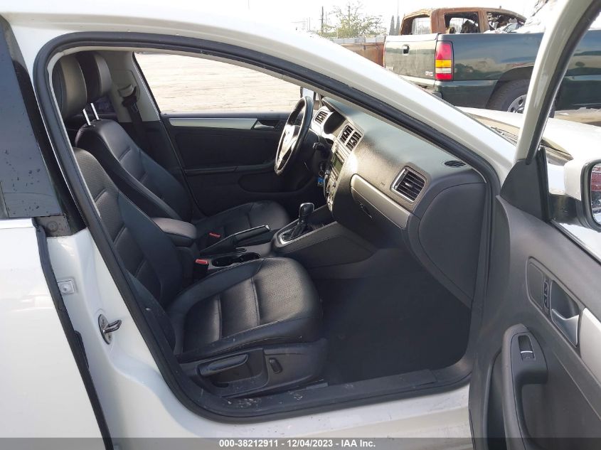 2013 VOLKSWAGEN JETTA 2.5L SE - 3VWDP7AJ6DM241168