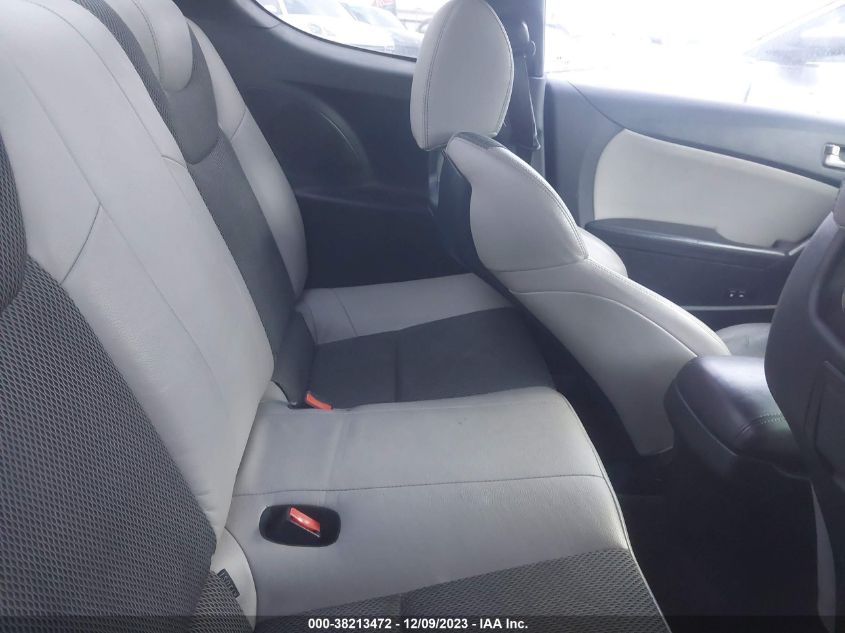 2015 HYUNDAI GENESIS 3.8 BASE - KMHHU6KJ1FU124579